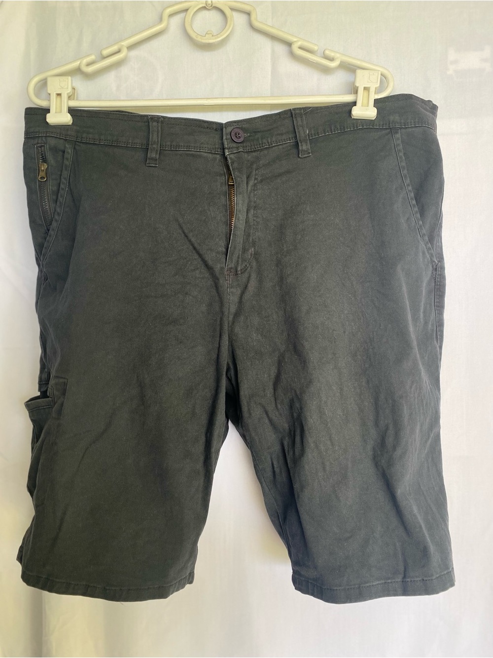 36 Beverly Hills Polo Club  Gray Solid Stretch Chino Shorts Flat Front Zip Pkts